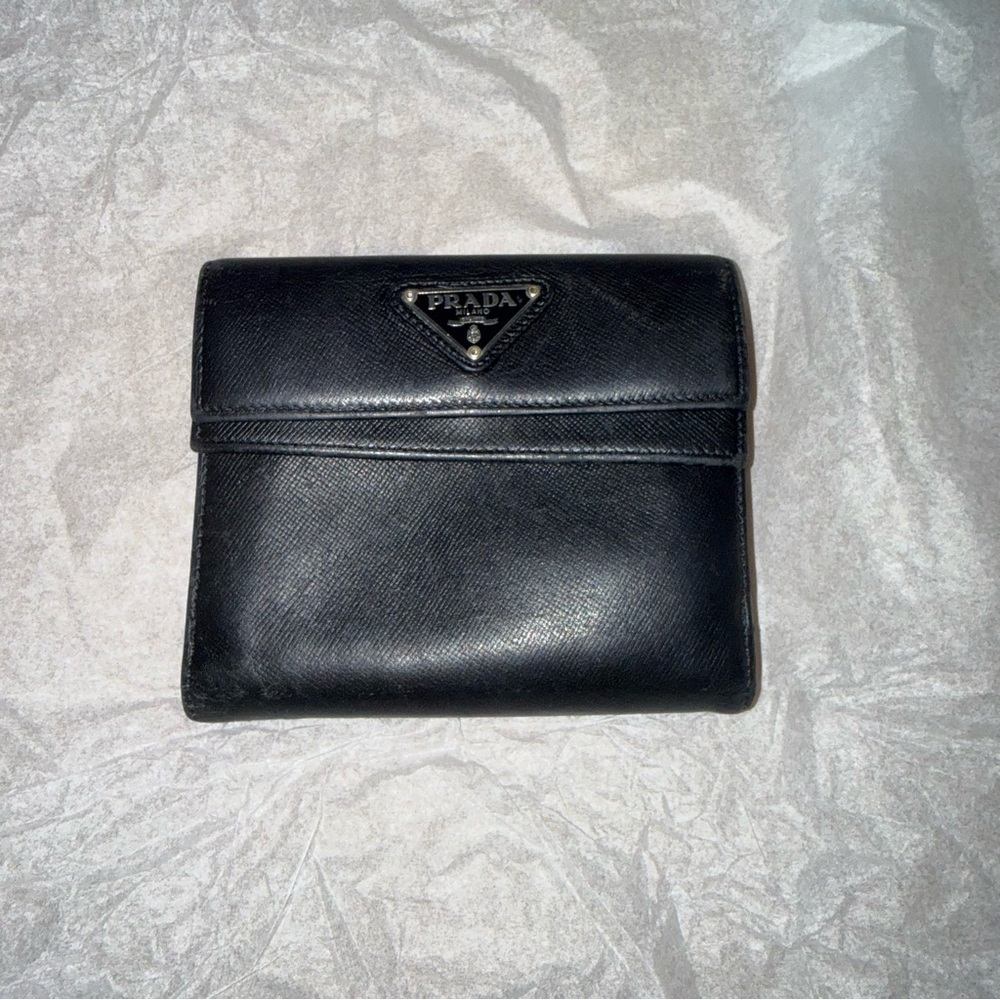 prada wallet